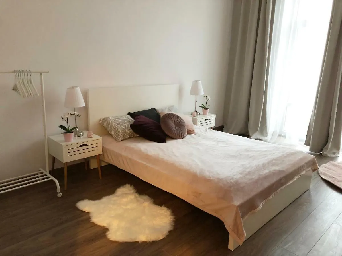 Aleja 3 Maja 7 By Homeprime Warszawa Apartament