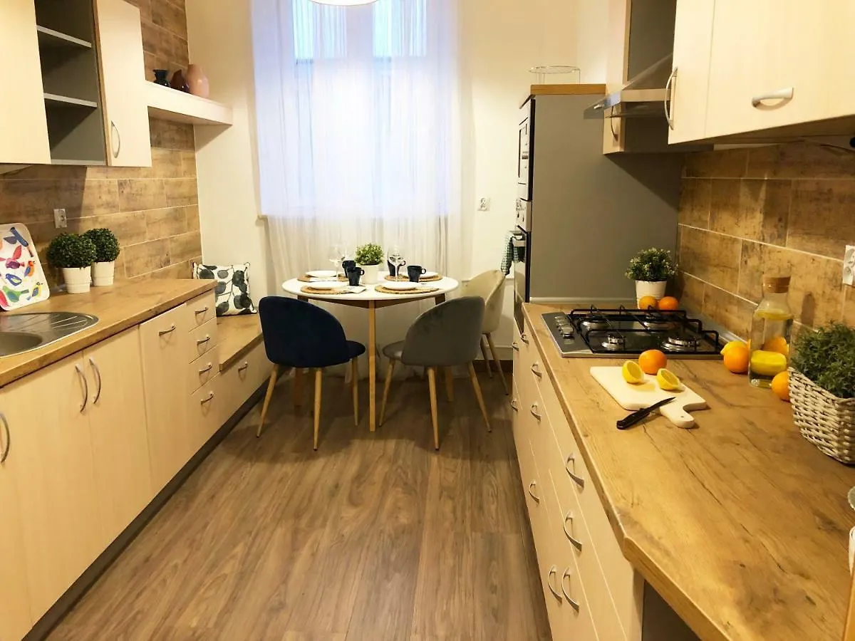 Aleja 3 Maja 7 By Homeprime Warszawa Apartament